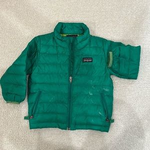 12 M green Patagonia puffer